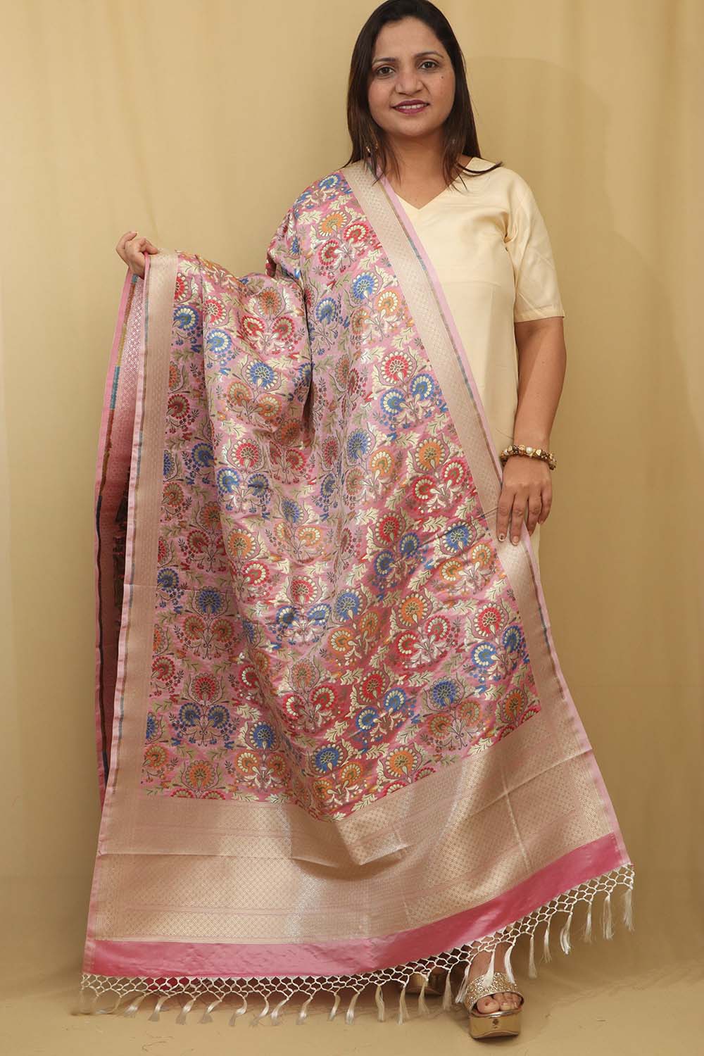 Opulent Pink Banarasi Kimkhwab Design Silk Dupatta - Elegant and Luxurious - Luxurion World