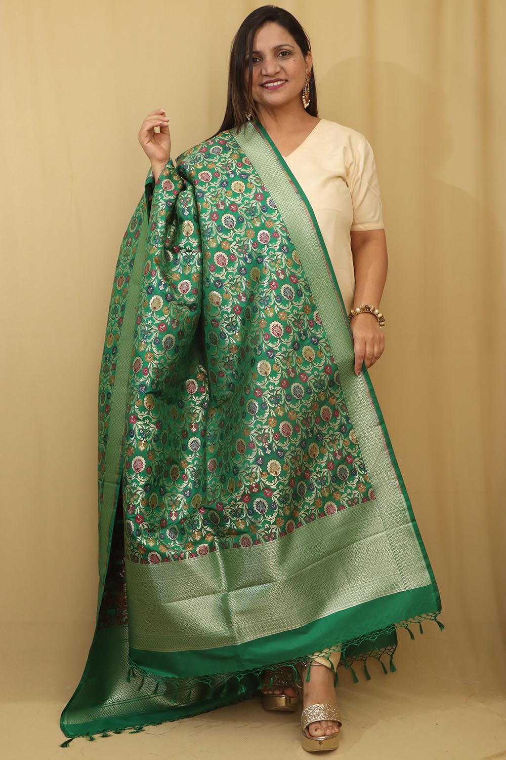 Exquisite Green Banarasi Kimkhwab Design Silk Dupatta - Elegant and Luxurious - Luxurion World