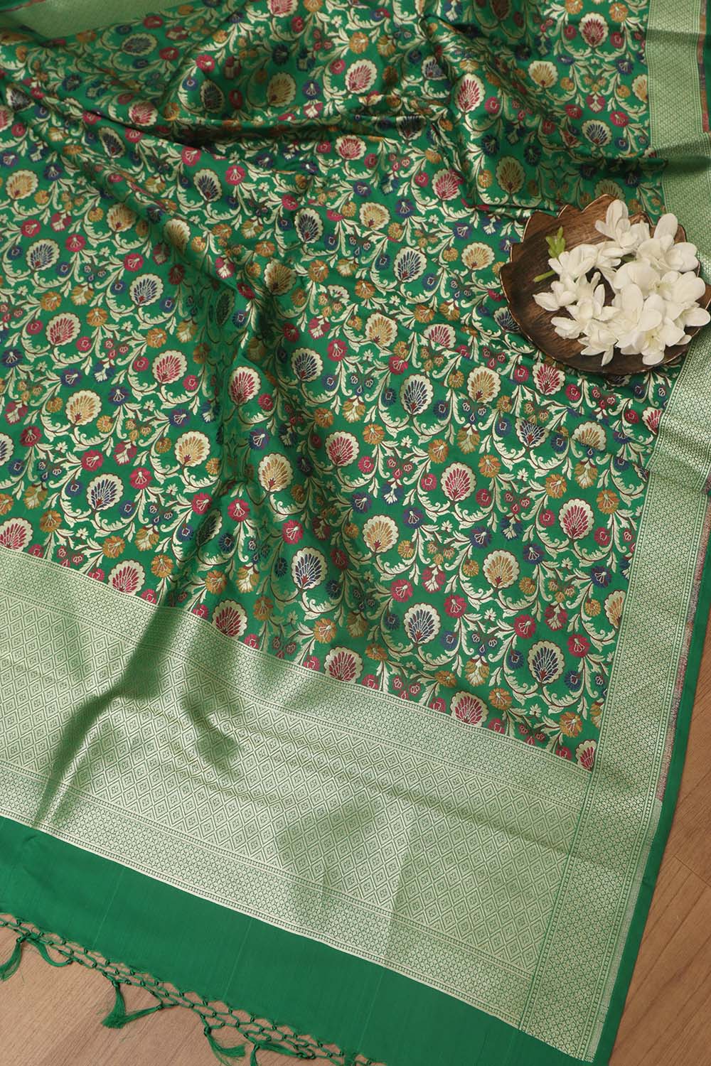 Exquisite Green Banarasi Kimkhwab Design Silk Dupatta - Elegant and Luxurious - Luxurion World