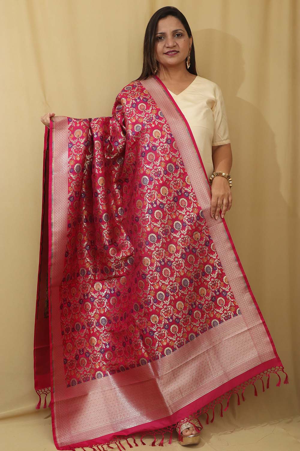 Pink Banarasi Kimkhwab Design Silk Dupatta - Elegant and Luxurious - Luxurion World