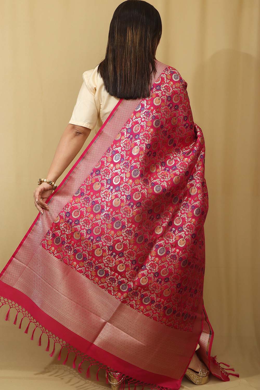 Pink Banarasi Kimkhwab Design Silk Dupatta - Elegant and Luxurious - Luxurion World