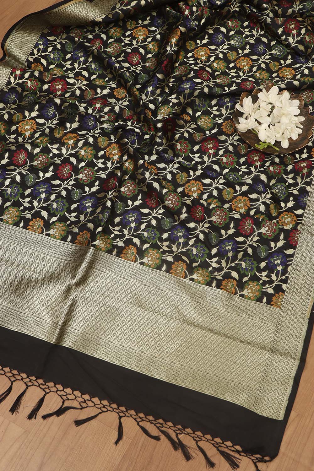 Opulent Black Banarasi Silk Dupatta - Luxe and Chic - Luxurion World