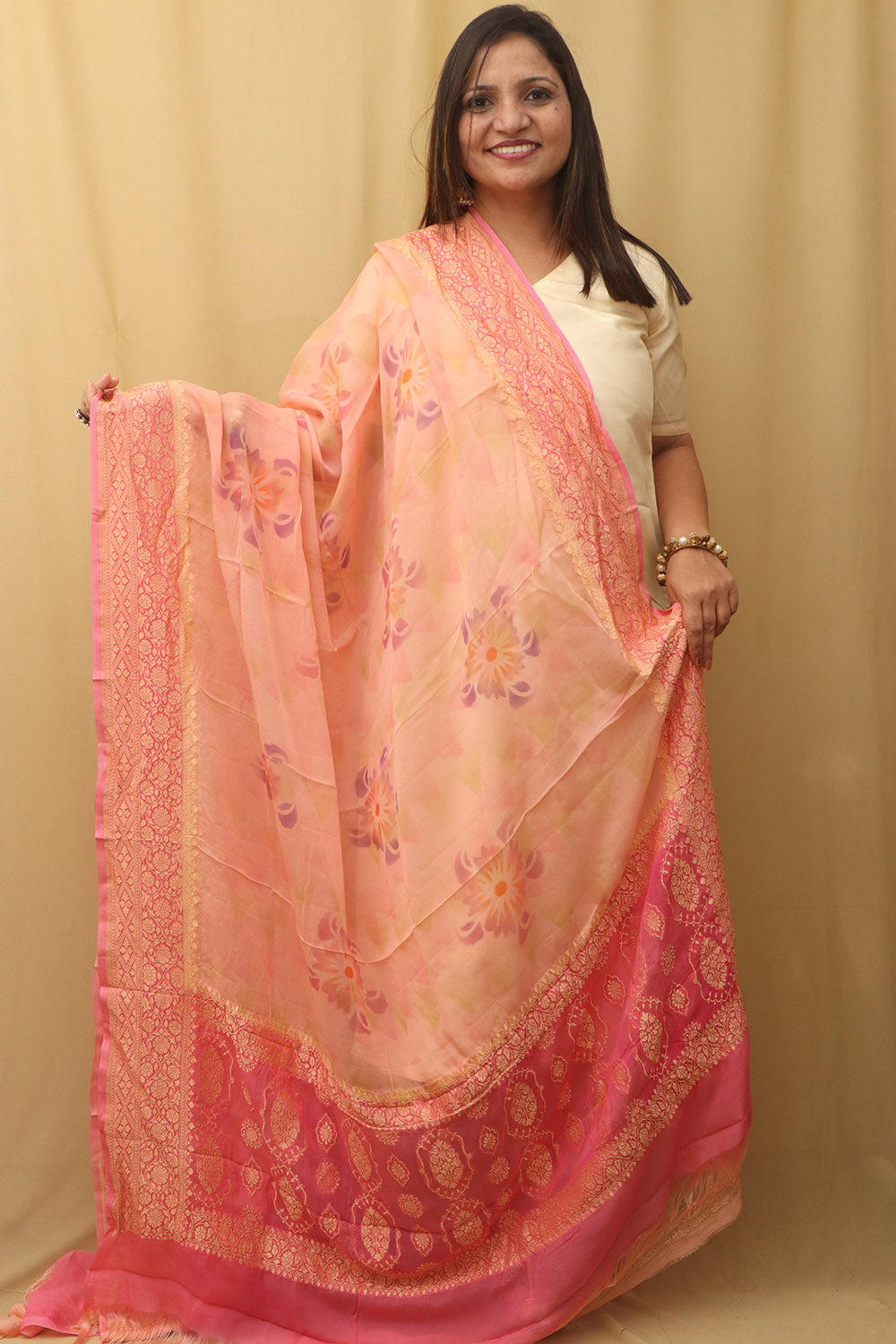 Peach Banarasi Handloom Pure Georgette Brush Dye Dupatta - Luxurion World