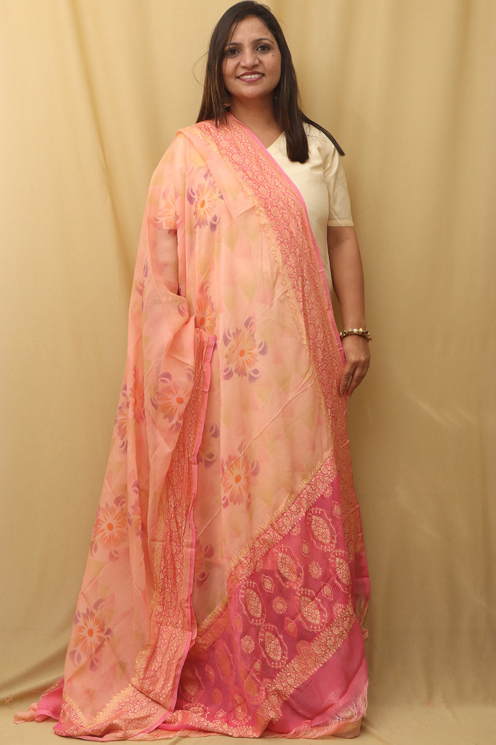 Peach Banarasi Handloom Pure Georgette Brush Dye Dupatta - Luxurion World