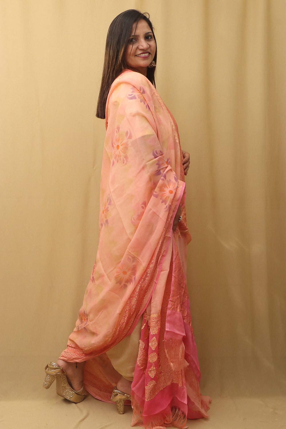 Peach Banarasi Handloom Pure Georgette Brush Dye Dupatta - Luxurion World