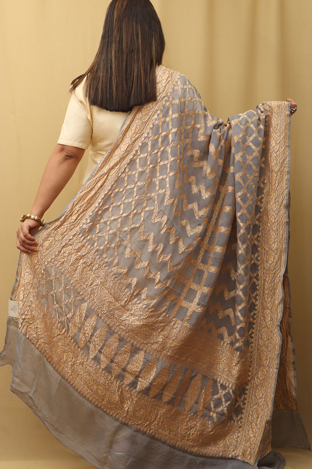 Elegant Grey Banarasi Handloom Pure Georgette Dupatta - Luxurion World