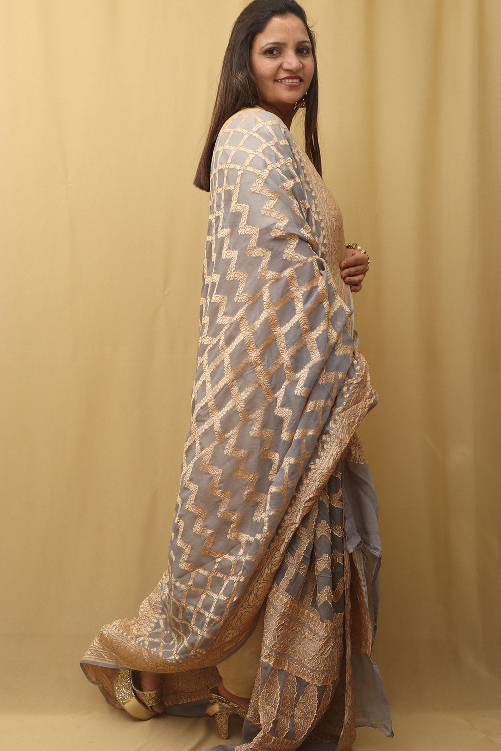 Elegant Grey Banarasi Handloom Pure Georgette Dupatta - Luxurion World