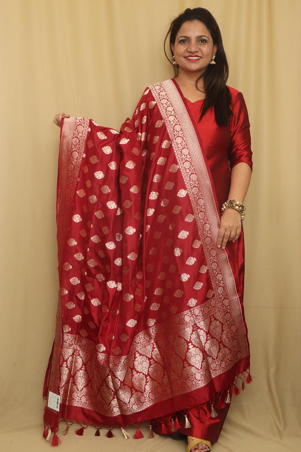 Exquisite Red Banarasi Handloom Pure Katan Silk Dupatta - Luxurion World