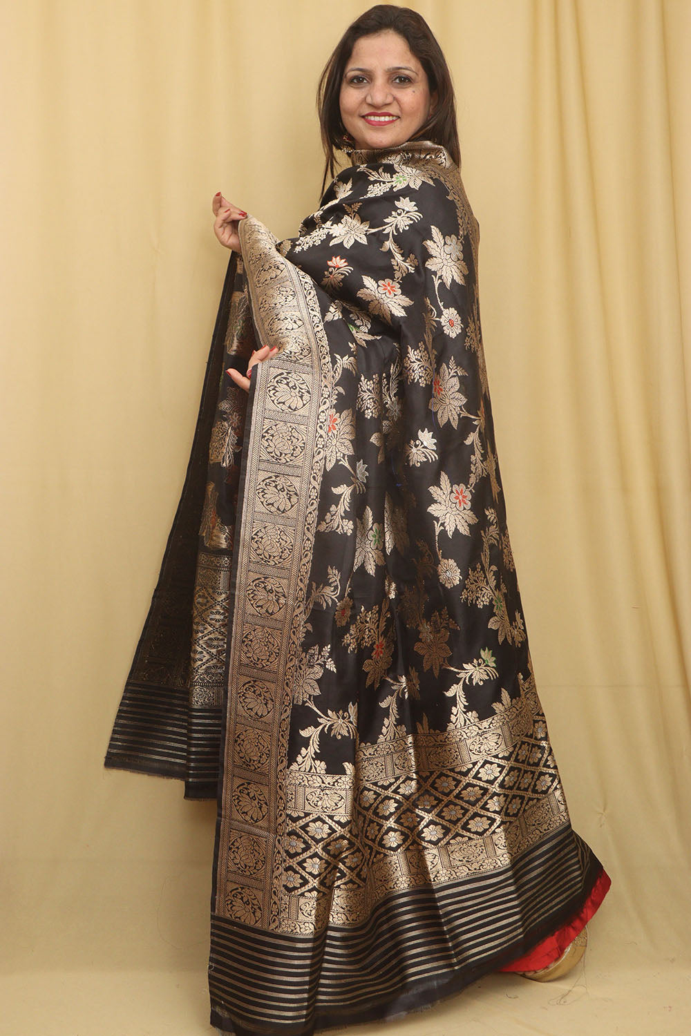 Exquisite Black Handloom Banarasi Silk Meenakari Dupatta - Luxurion World- Crafted Heirlooms