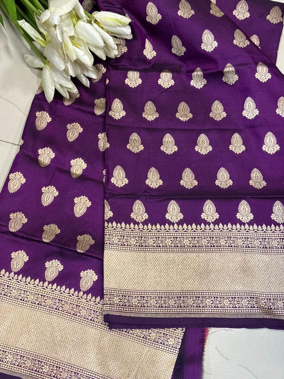 Exquisite Purple Banarasi Handloom Pure Katan Silk Booti Design Dupatta - Luxurion World