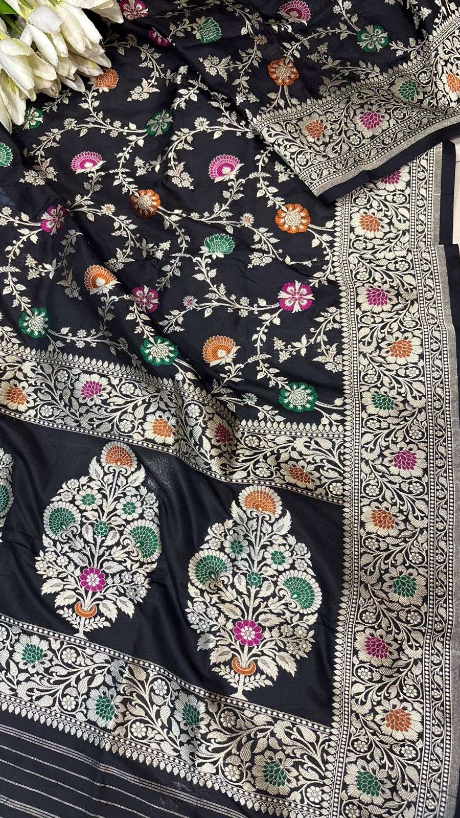 Exquisite Black Banarasi Handloom Pure Katan Silk Flower Design Meenakari Dupatta - Luxurion World