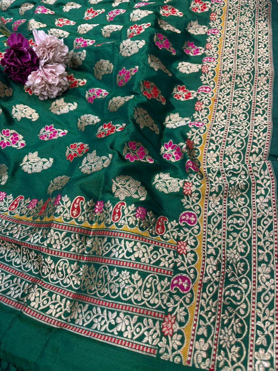 Green Handloom Banarasi Pure Katan Silk Flower Design Meenakari Dupatta - Luxurion World