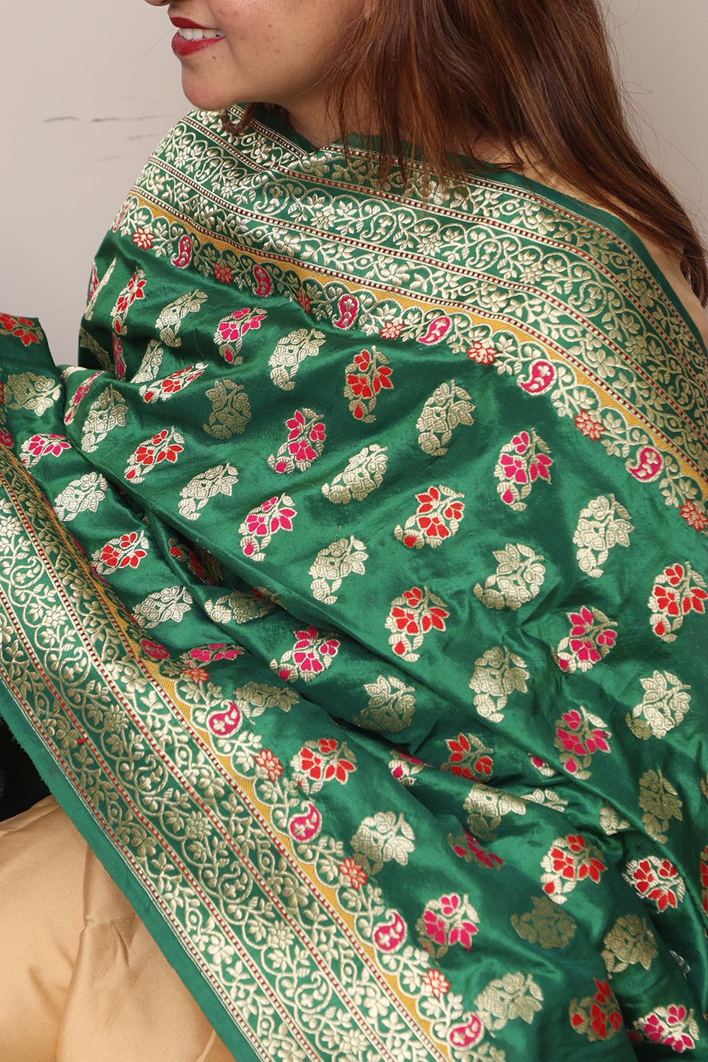 Green Handloom Banarasi Pure Katan Silk Flower Design Meenakari Dupatta - Luxurion World