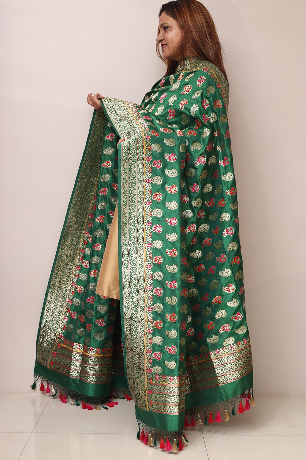 Green Handloom Banarasi Pure Katan Silk Flower Design Meenakari Dupatta - Luxurion World