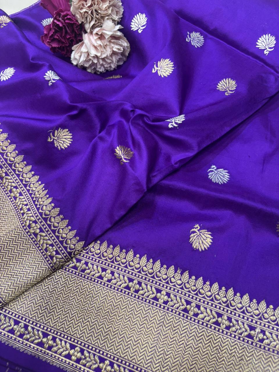 Exquisite Purple Handloom Banarasi Pure Katan Silk Flower Design Dupatta - Luxurion World