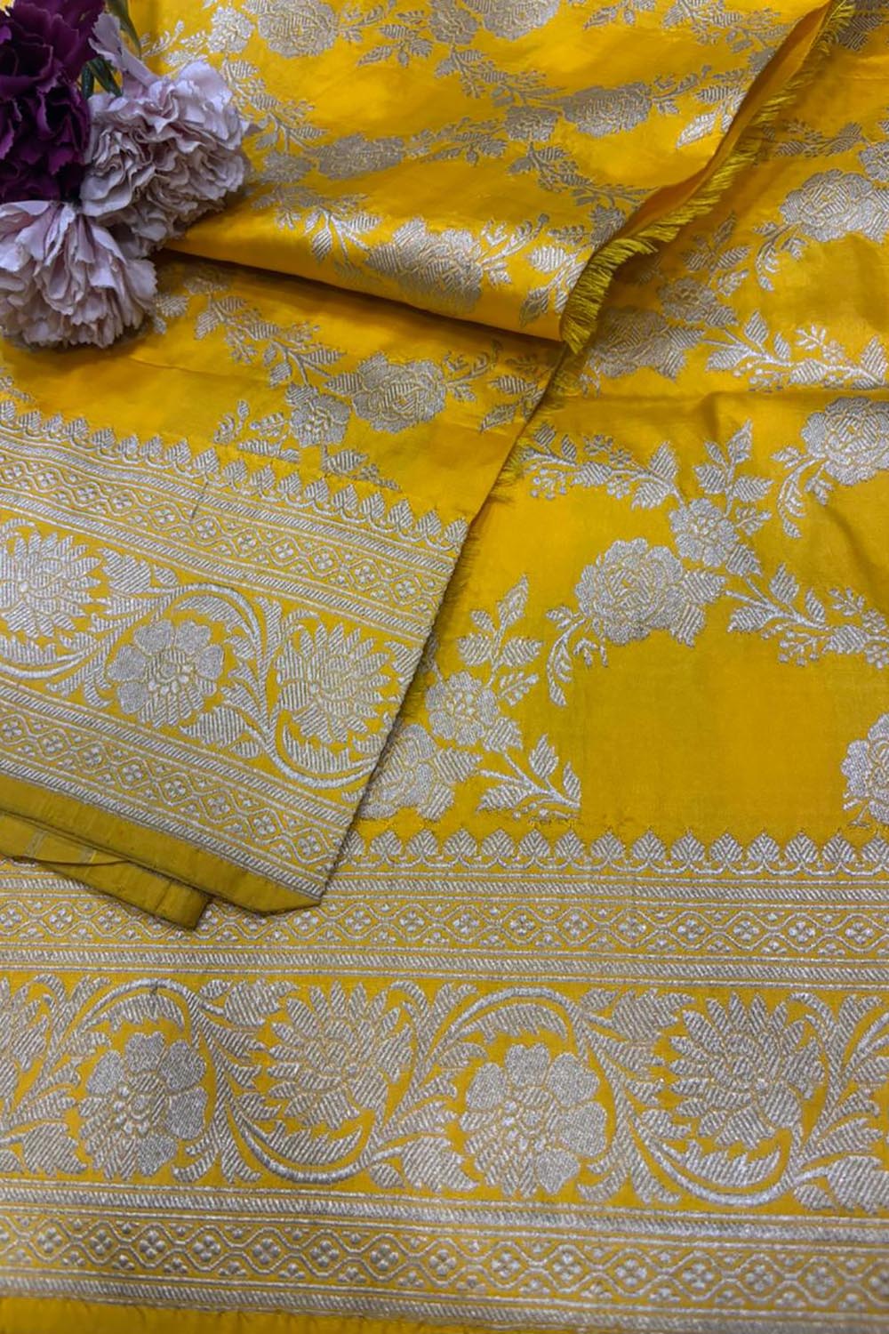 Yellow Handloom Banarasi Pure Katan Silk Flower Design Dupatta - Luxurion World