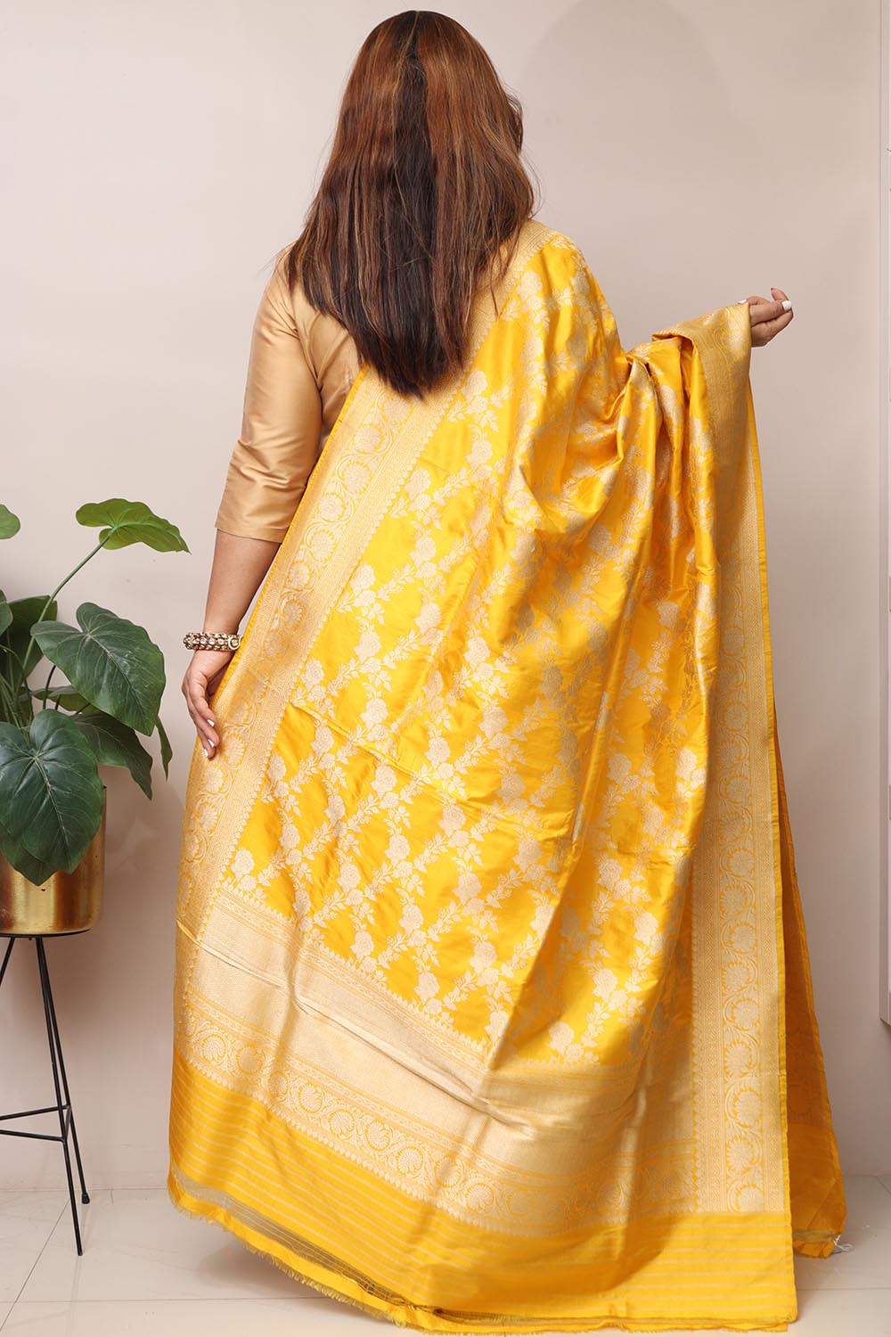 Yellow Handloom Banarasi Pure Katan Silk Flower Design Dupatta - Luxurion World