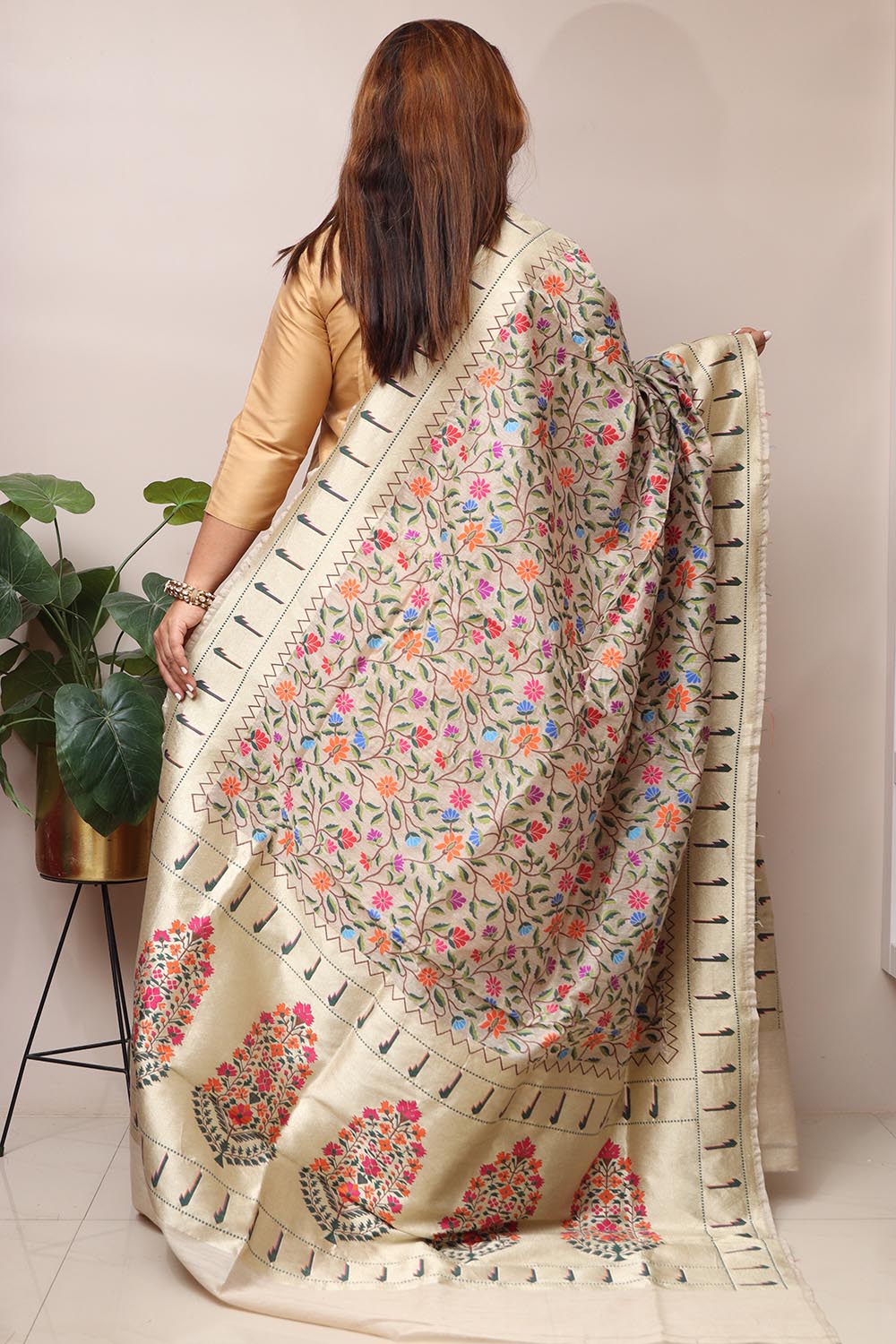 Dyeable Handloom Banarasi Pure Moonga Silk Flower Design Dupatta - Luxurion World
