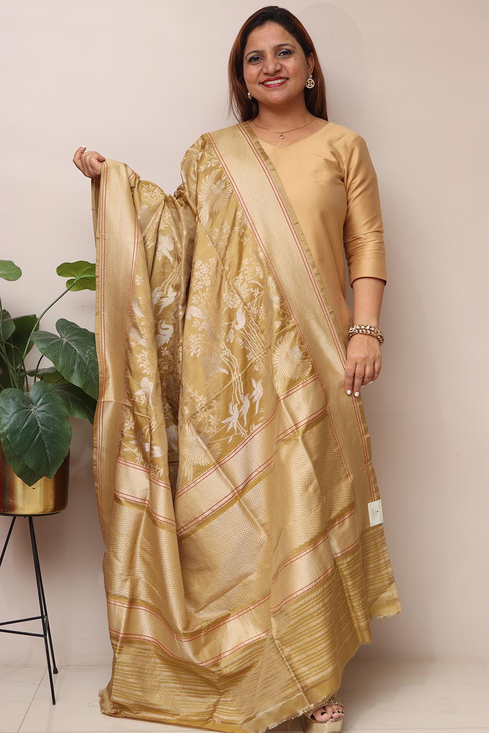 Green Handloom Banarasi Pure Katan Silk Bird Design Sona Roopa Dupatta - Luxurion World