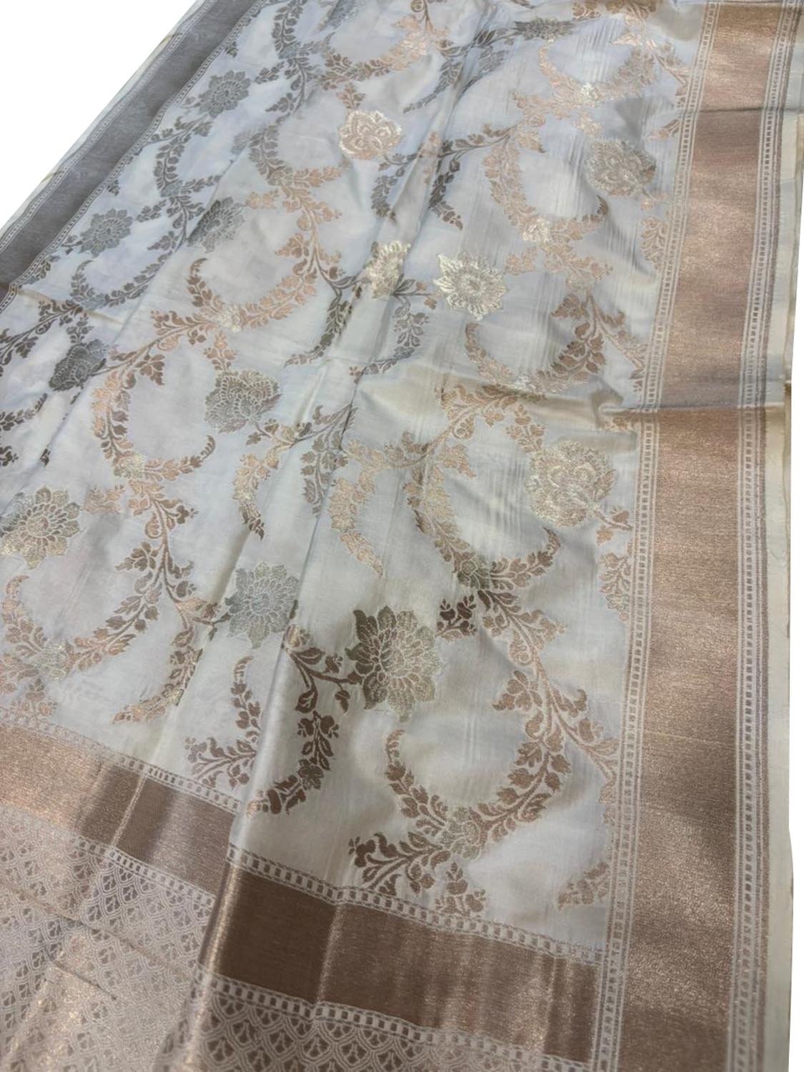 Off White Pure Katan Silk Banarasi Handloom Flower Design Dupatta - Luxurion World- Crafted Heirlooms