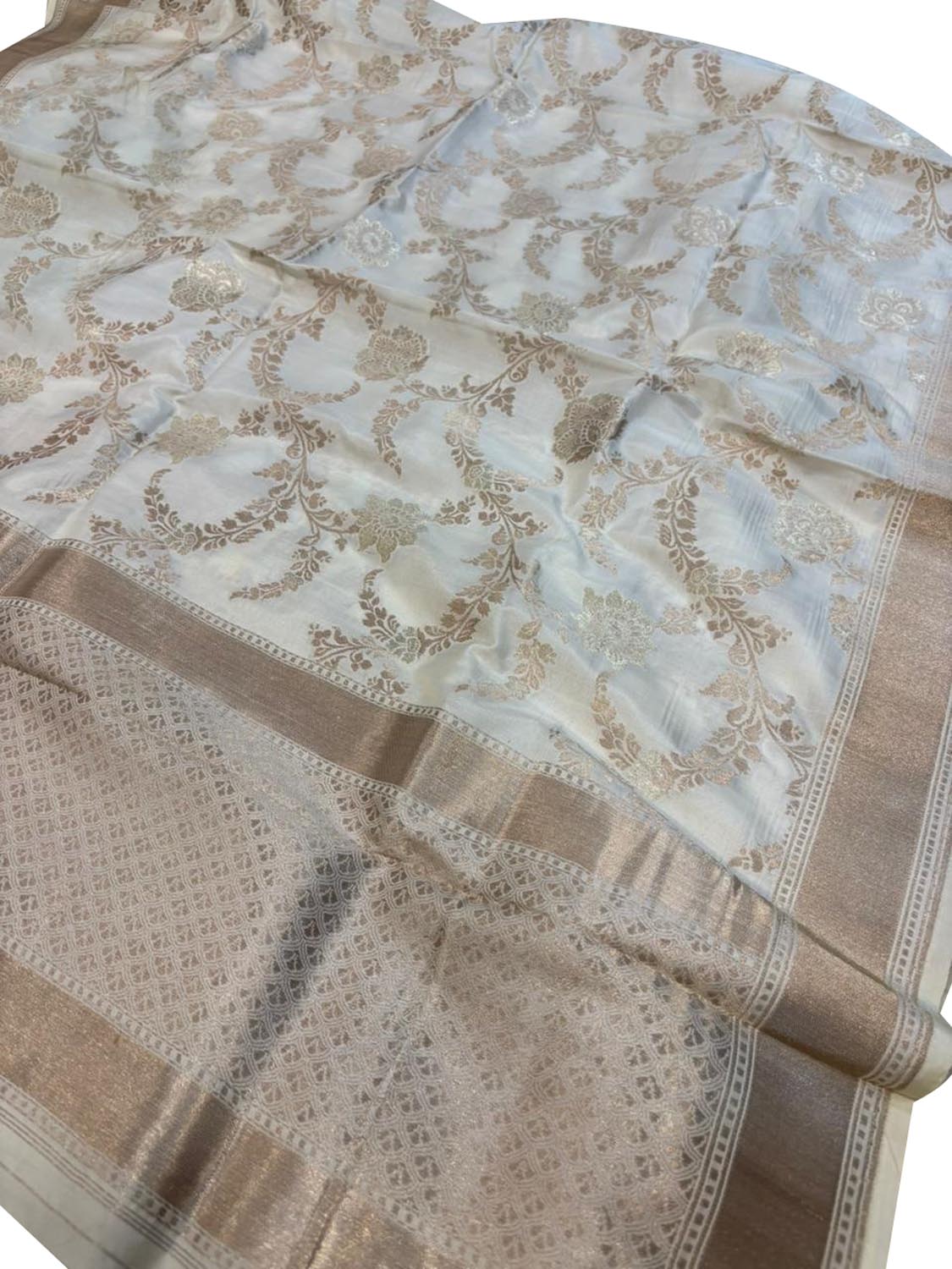Off White Pure Katan Silk Banarasi Handloom Flower Design Dupatta - Luxurion World- Crafted Heirlooms