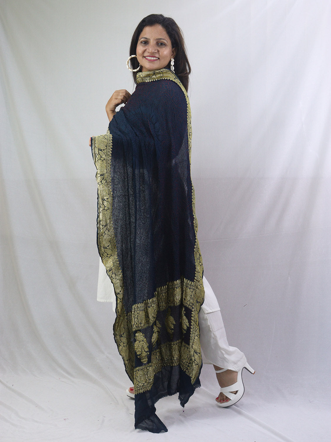 Stunning Blue Bandhani Georgette Dupatta for Elegant Attire - Luxurion World