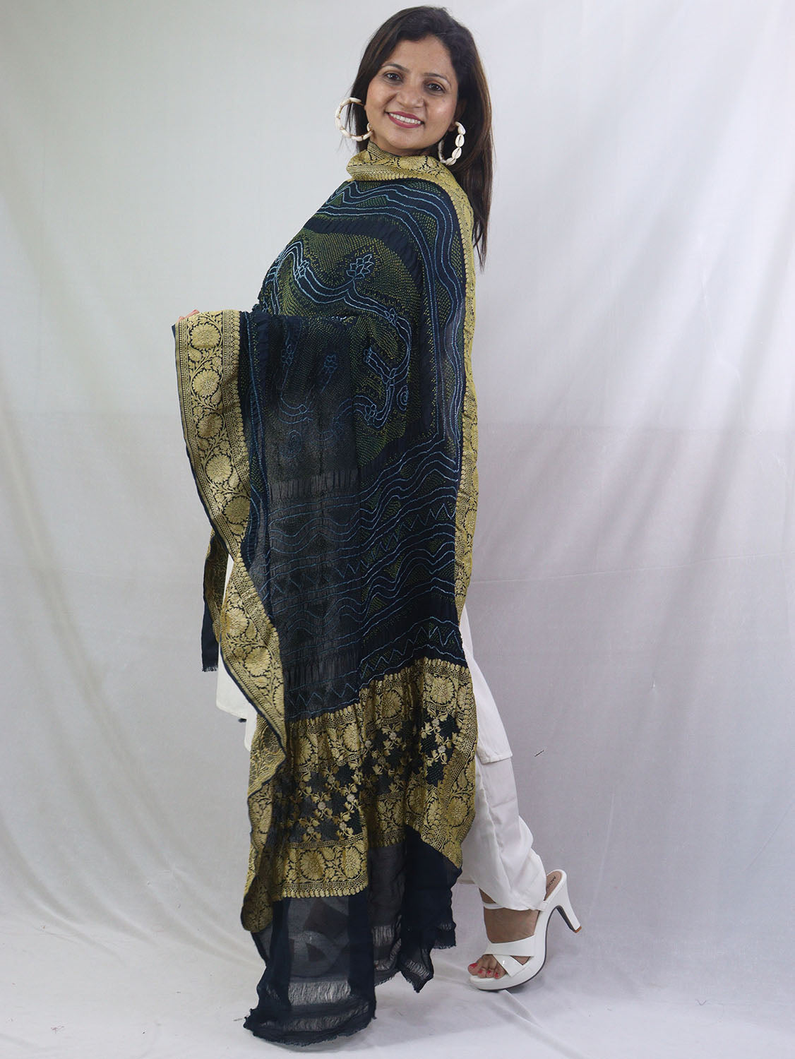 Stunning Blue Bandhani Georgette Dupatta for Elegant Attire - Luxurion World