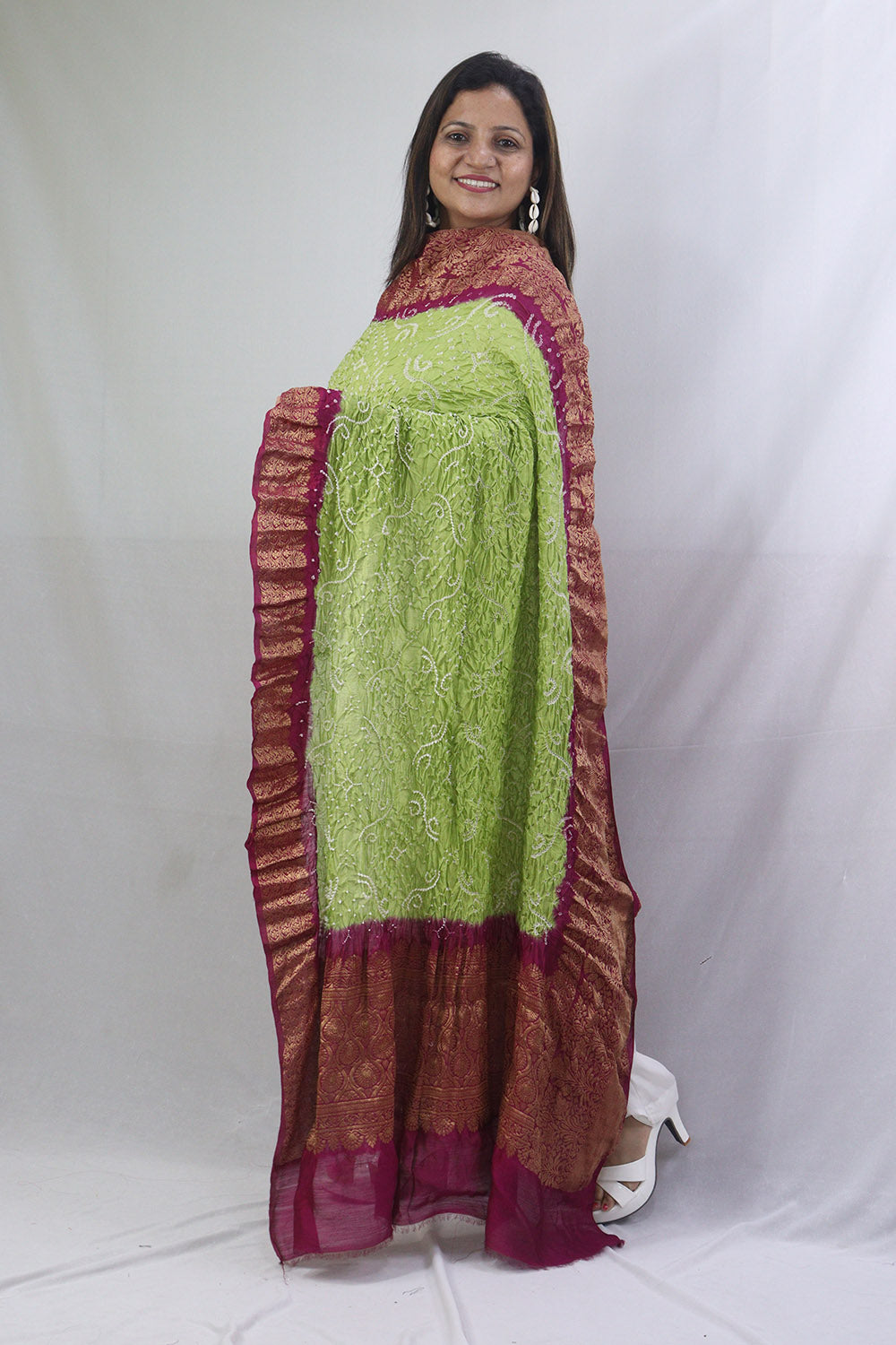 Green Bandhani Kanjeevaram Border Silk Dupatta - Pure Elegance - Luxurion World