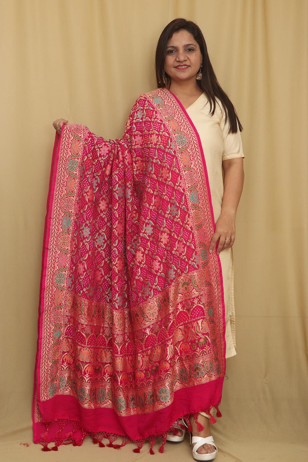 Beautiful Pink Banarasi Bandhani Pure Georgette Dupatta - Luxurion World- Crafted Heirlooms