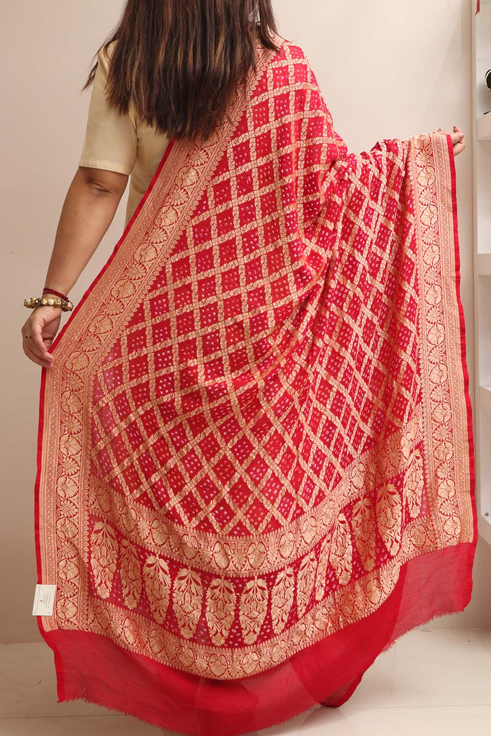 Red Banarasi Bandhani Pure Georgette Dupatta - Luxurion World