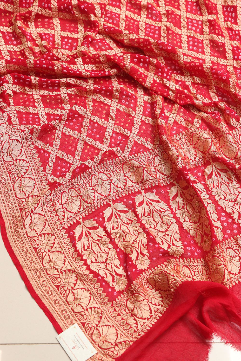 Red Banarasi Bandhani Pure Georgette Dupatta - Luxurion World