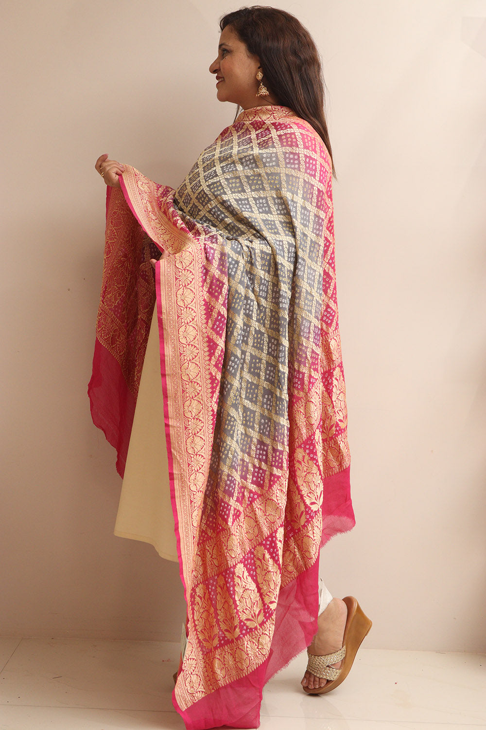Grey & Pink Banarasi Bandhani Pure Georgette Dupatta - Luxurion World
