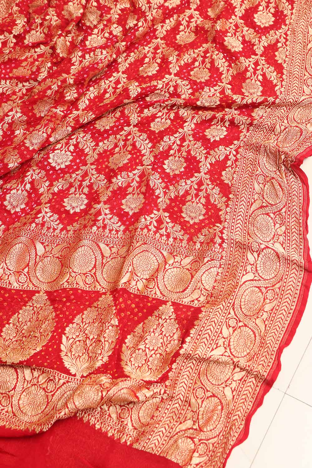 Red Banarasi Bandhani Pure Georgette Dupatta - Luxurion World