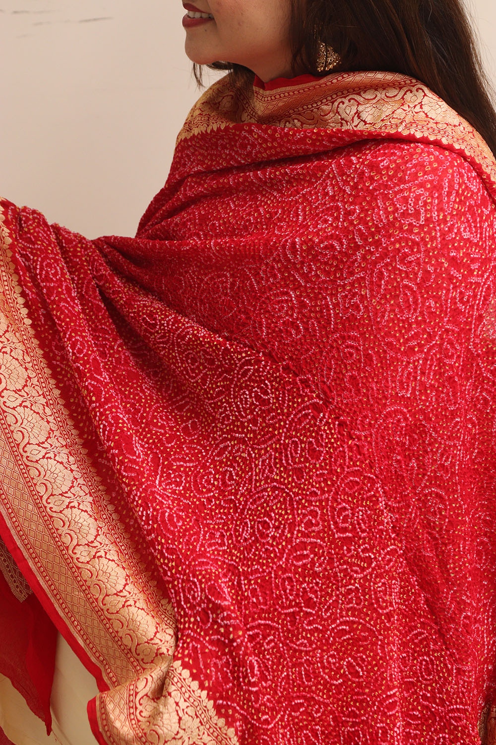 Red Banarasi Bandhani Pure Georgette Shikari Bandhej Dupatta - Luxurion World