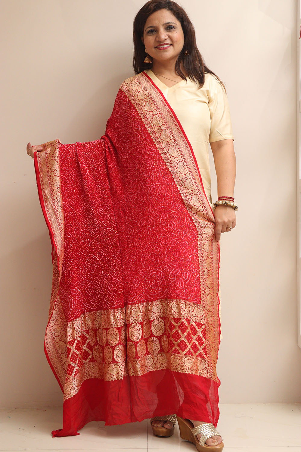 Red Banarasi Bandhani Pure Georgette Shikari Bandhej Dupatta - Luxurion World
