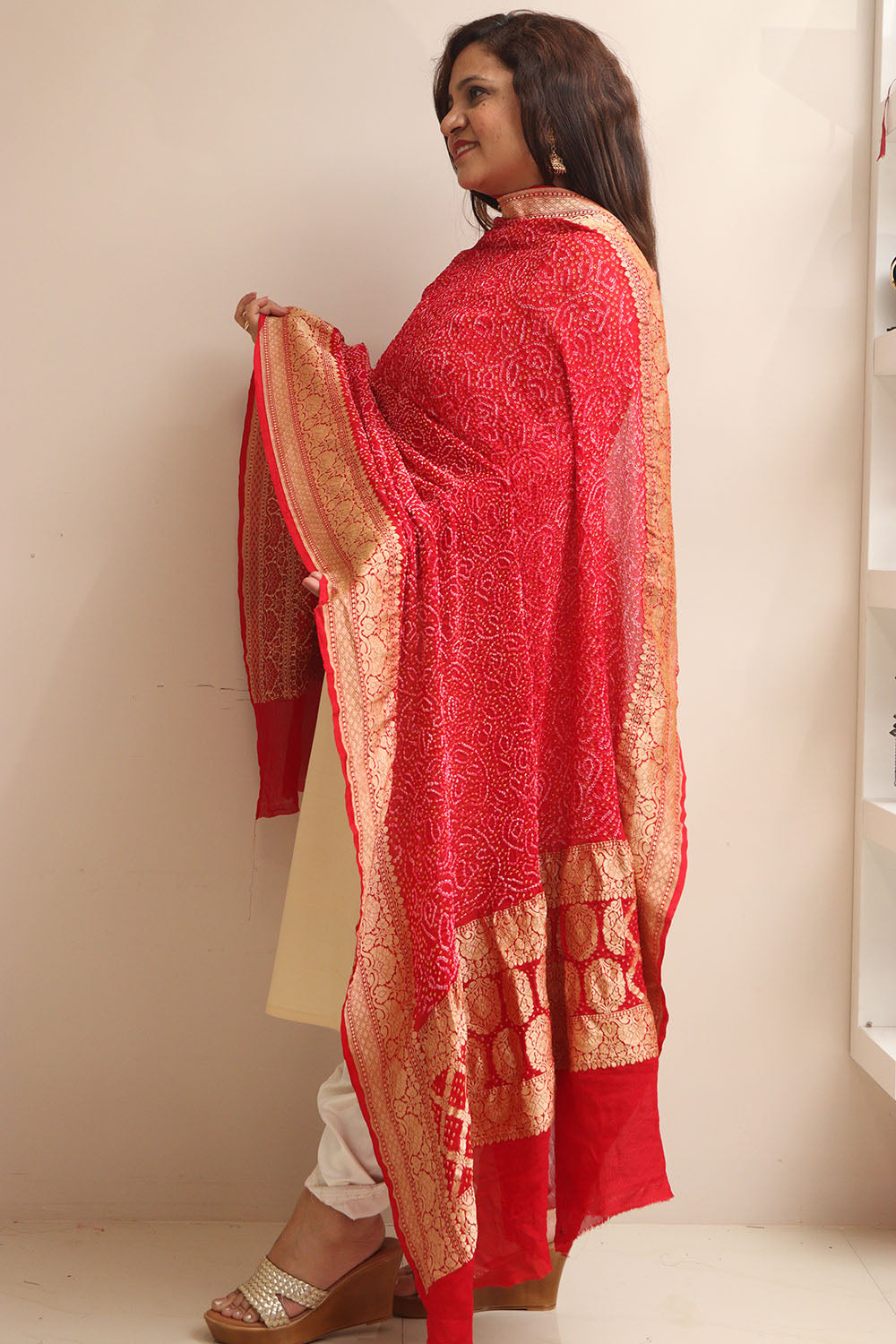 Red Banarasi Bandhani Pure Georgette Shikari Bandhej Dupatta - Luxurion World