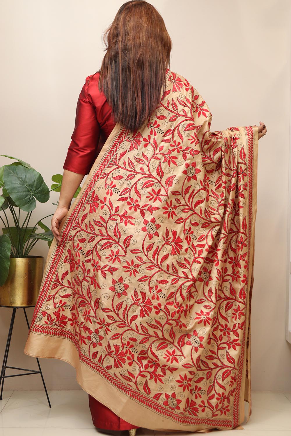 Cream Hand Embroidered Kantha Pure Bangalore Silk Dupatta - Luxurion World