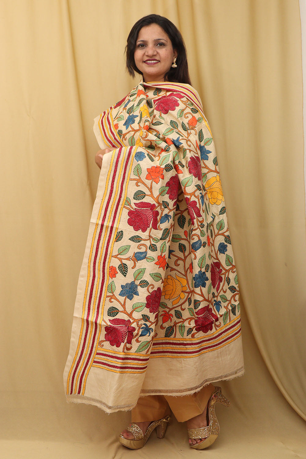 Pastel Kantha Tussar Silk Dupatta: Hand Embroidered - Luxurion World