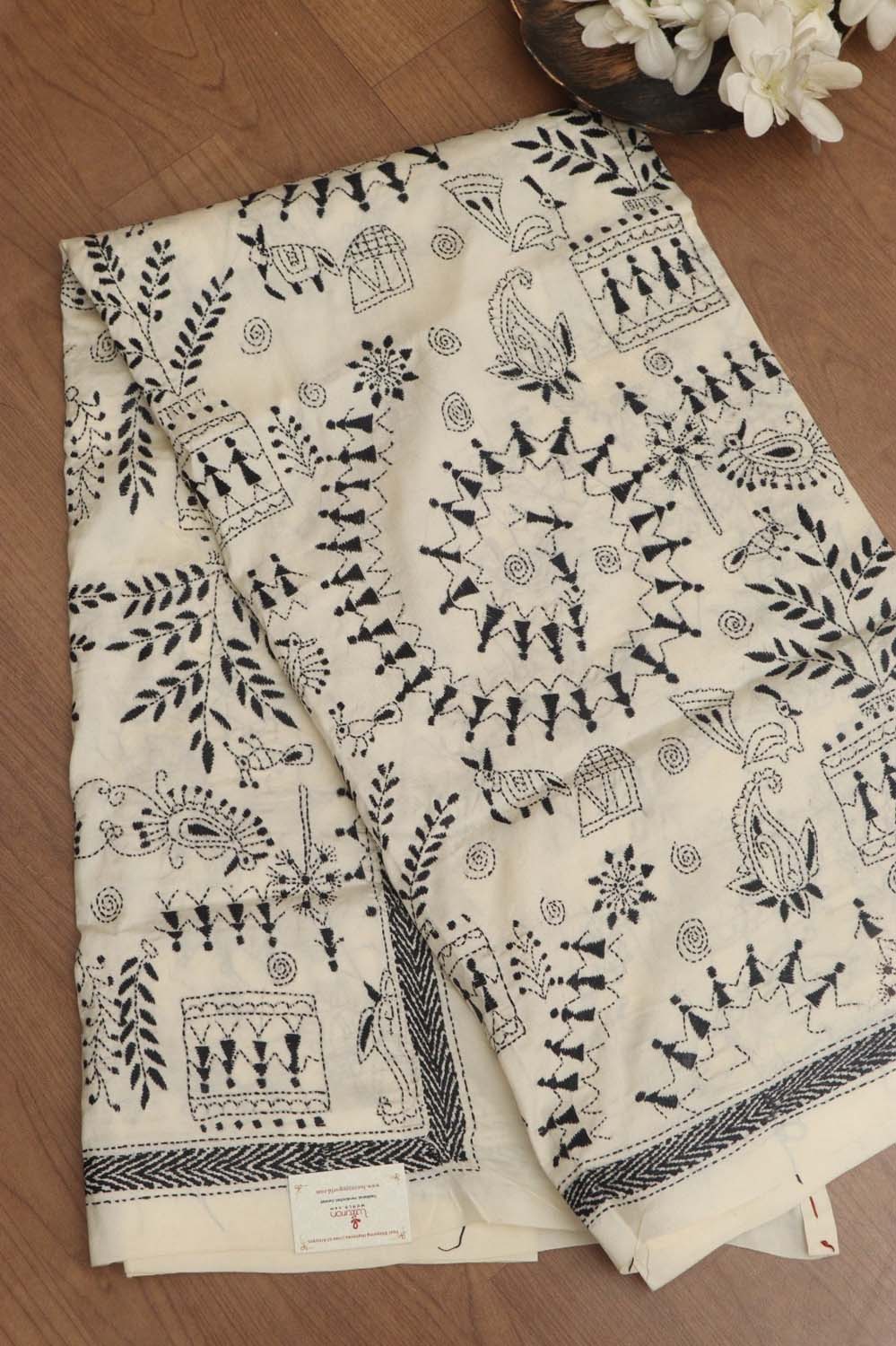 Elegant Off White Hand Embroidered Kantha Bangalore Silk Dupatta - Luxurion World