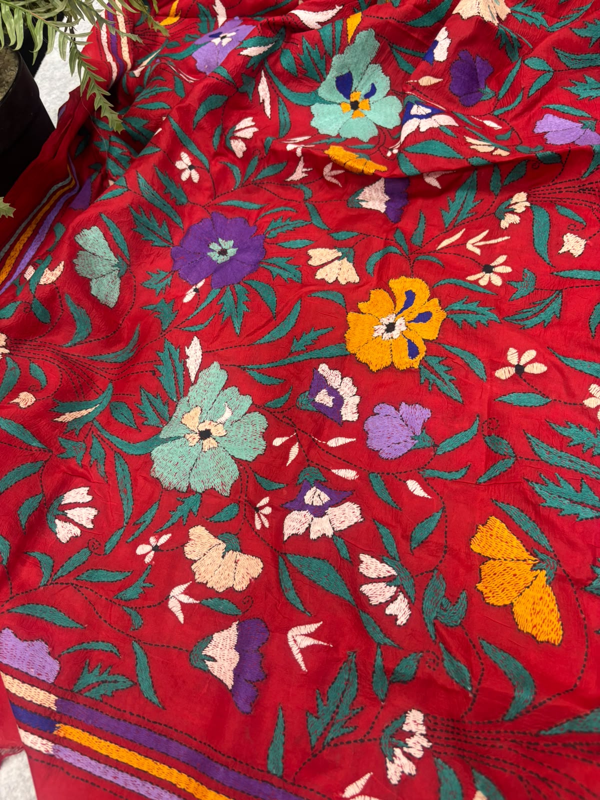 Red Hand Embroidered Kantha Pure Bangalore Silk Flower Design Dupatta
