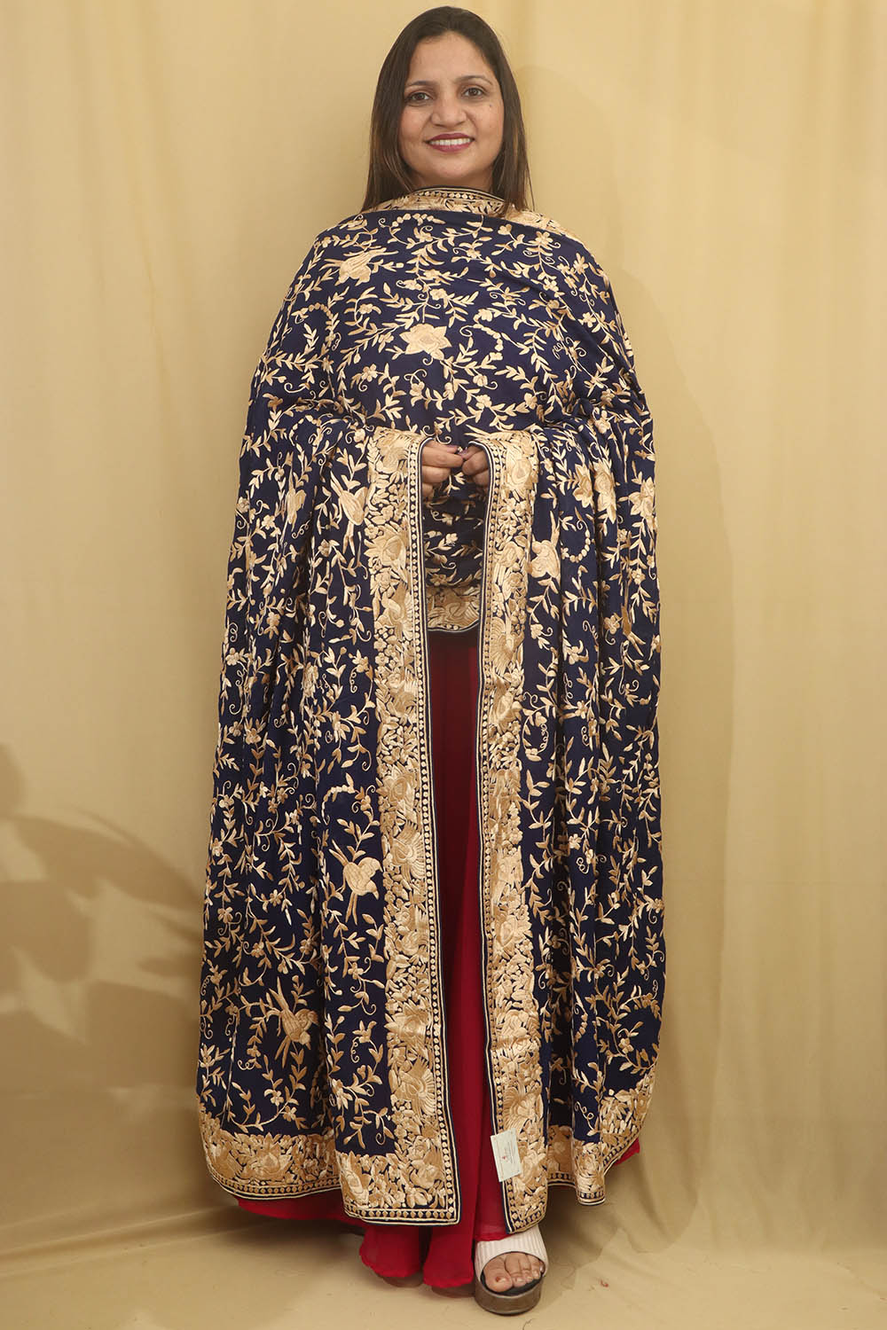 Elegant Blue Parsi Hand Embroidered Pure Georgette Dupatta - Luxurion World