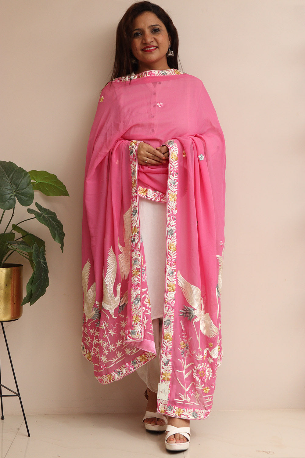 Pink Hand Embroidered Parsi Georgette Flower And Bird Design Dupatta - Luxurion World