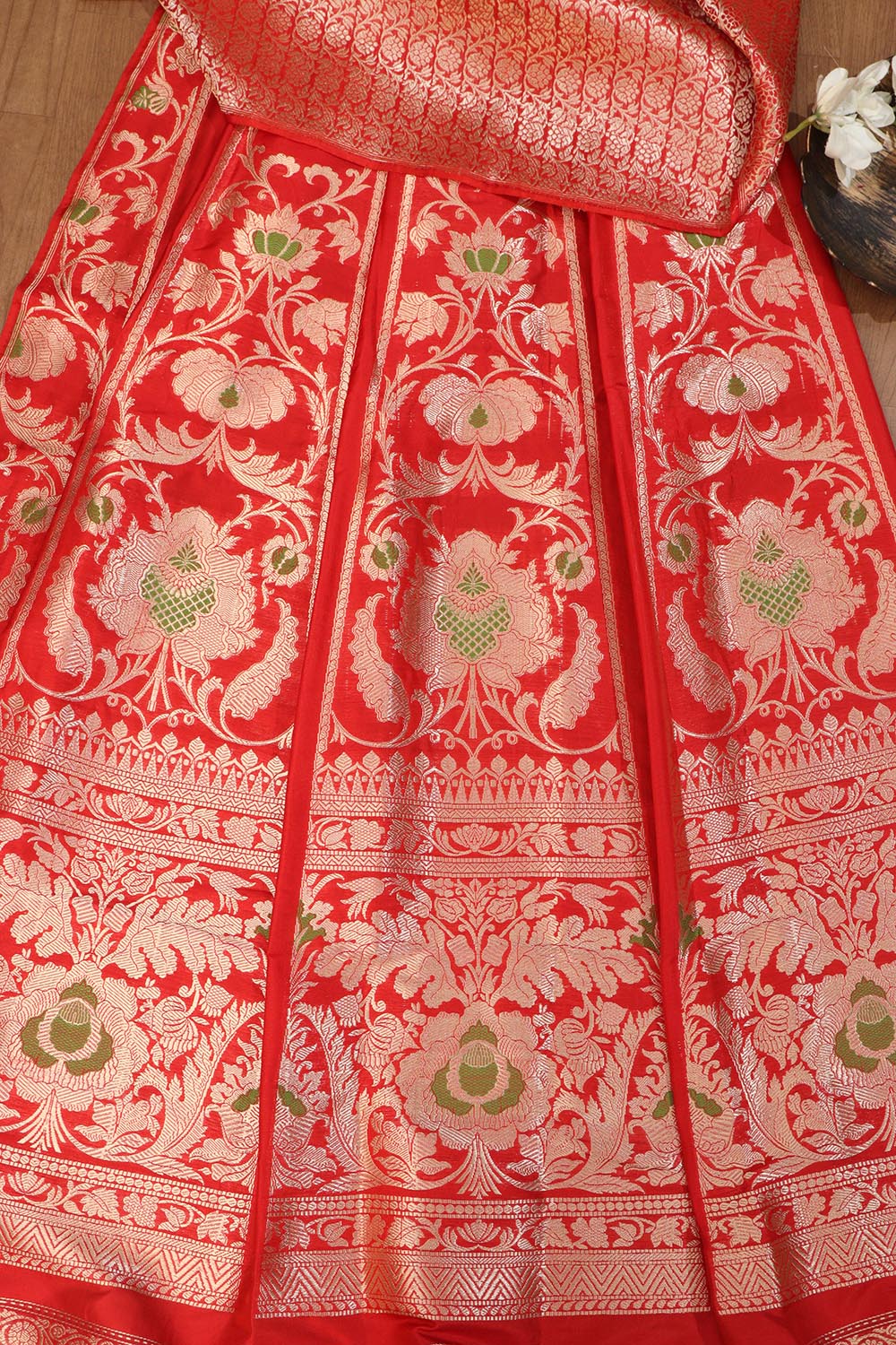 Red Banarasi Silk Lehenga Set: Exquisite Elegance - Luxurion World