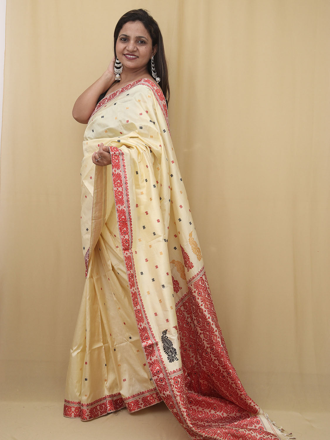 Cream Handloom Assami Pat Silk Saree - Luxurion World