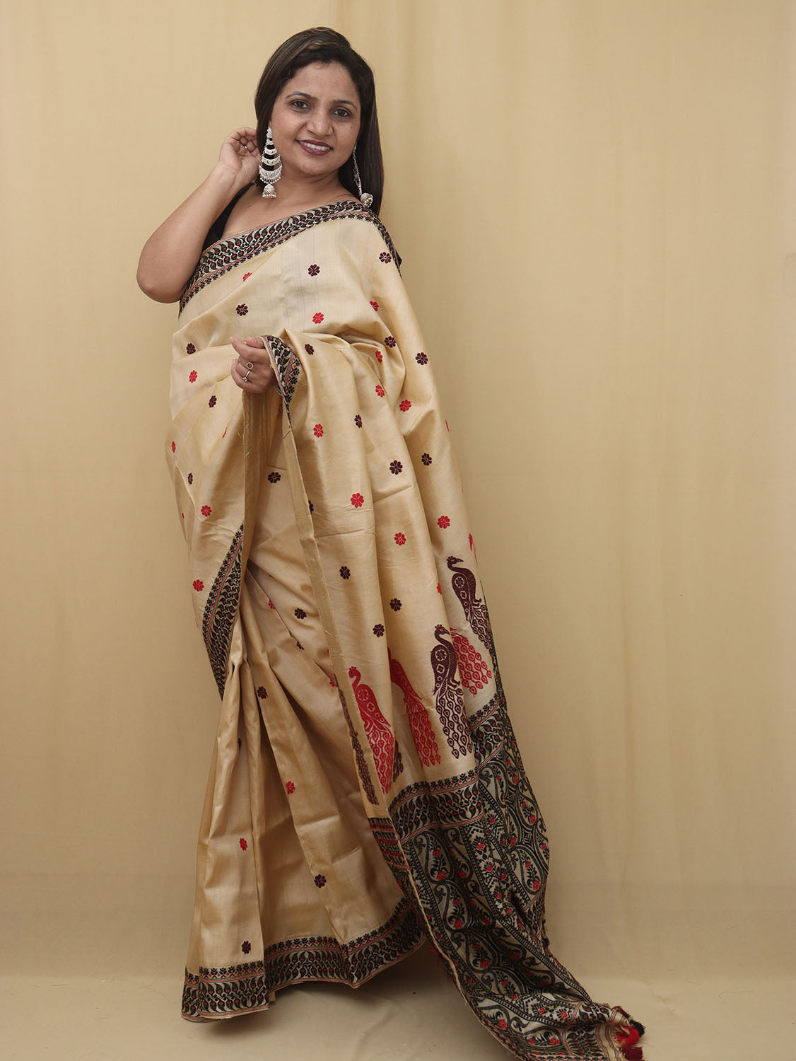 Cream Handloom Aasam Tussar Silk Saree - Luxurion World