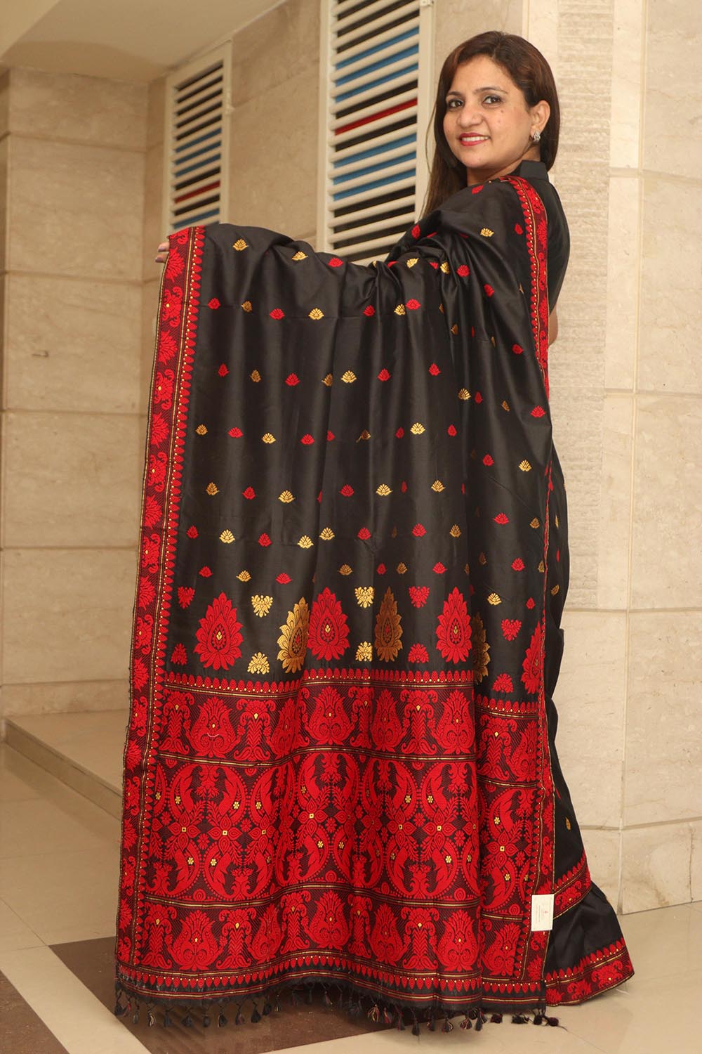 Exquisite Black Handloom Assami Pat Silk Saree - Luxurion World
