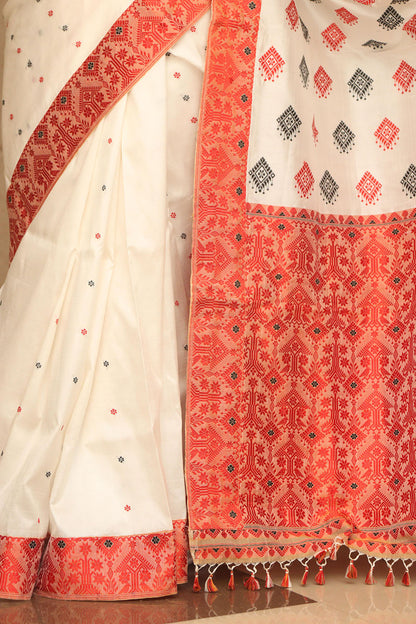 Elegant Off White Handloom Assami Pat Silk Saree - Luxurion World