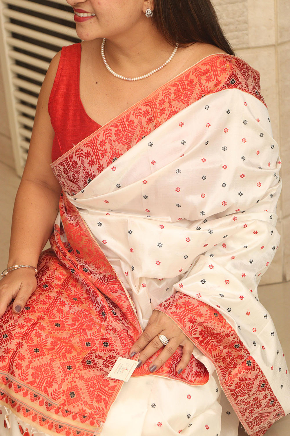 Elegant Off White Handloom Assami Pat Silk Saree - Luxurion World