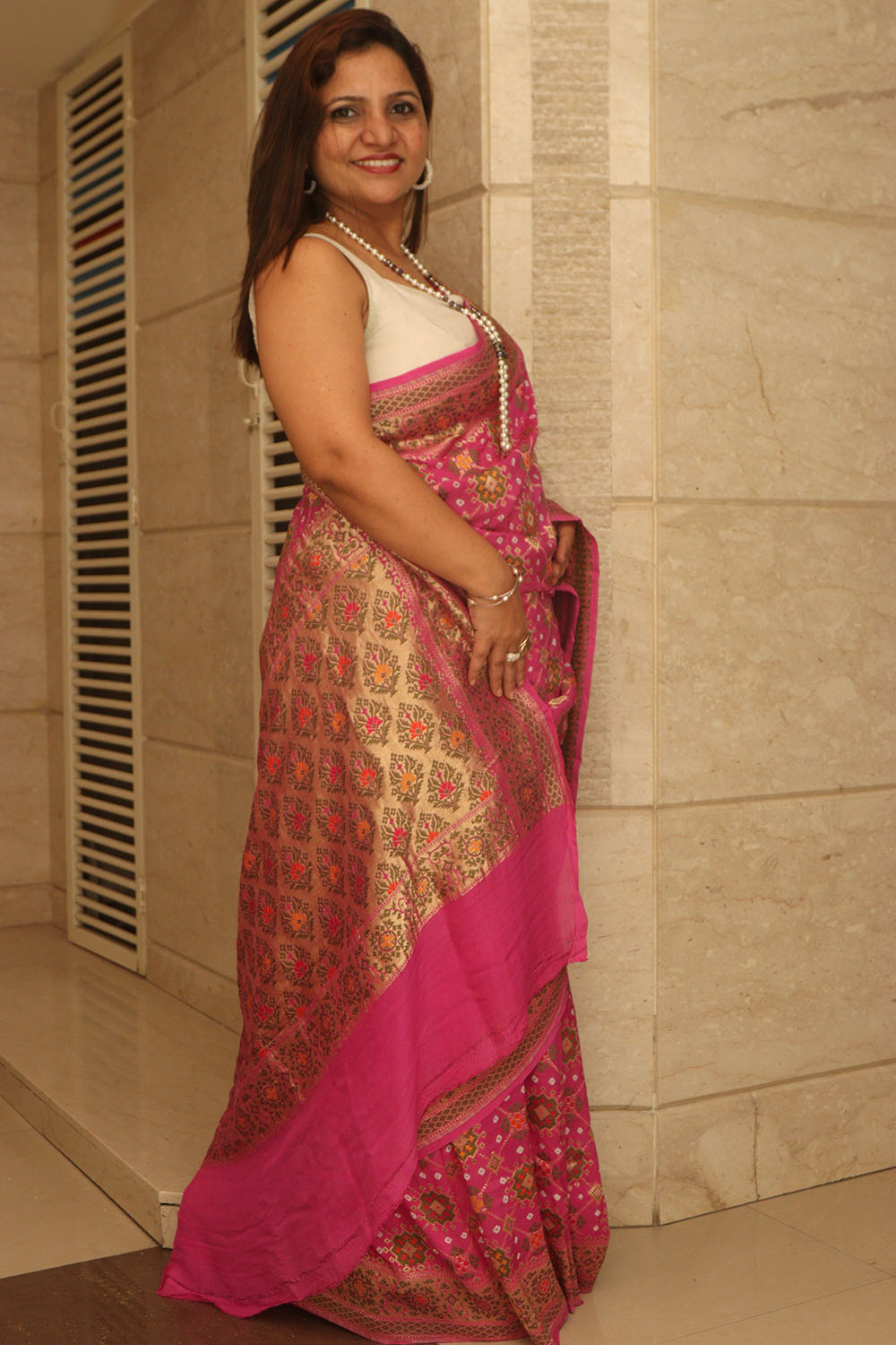 Pink Handloom Banarasi Pure Georgette Patola And Flower Design Meenakari Saree - Luxurion World