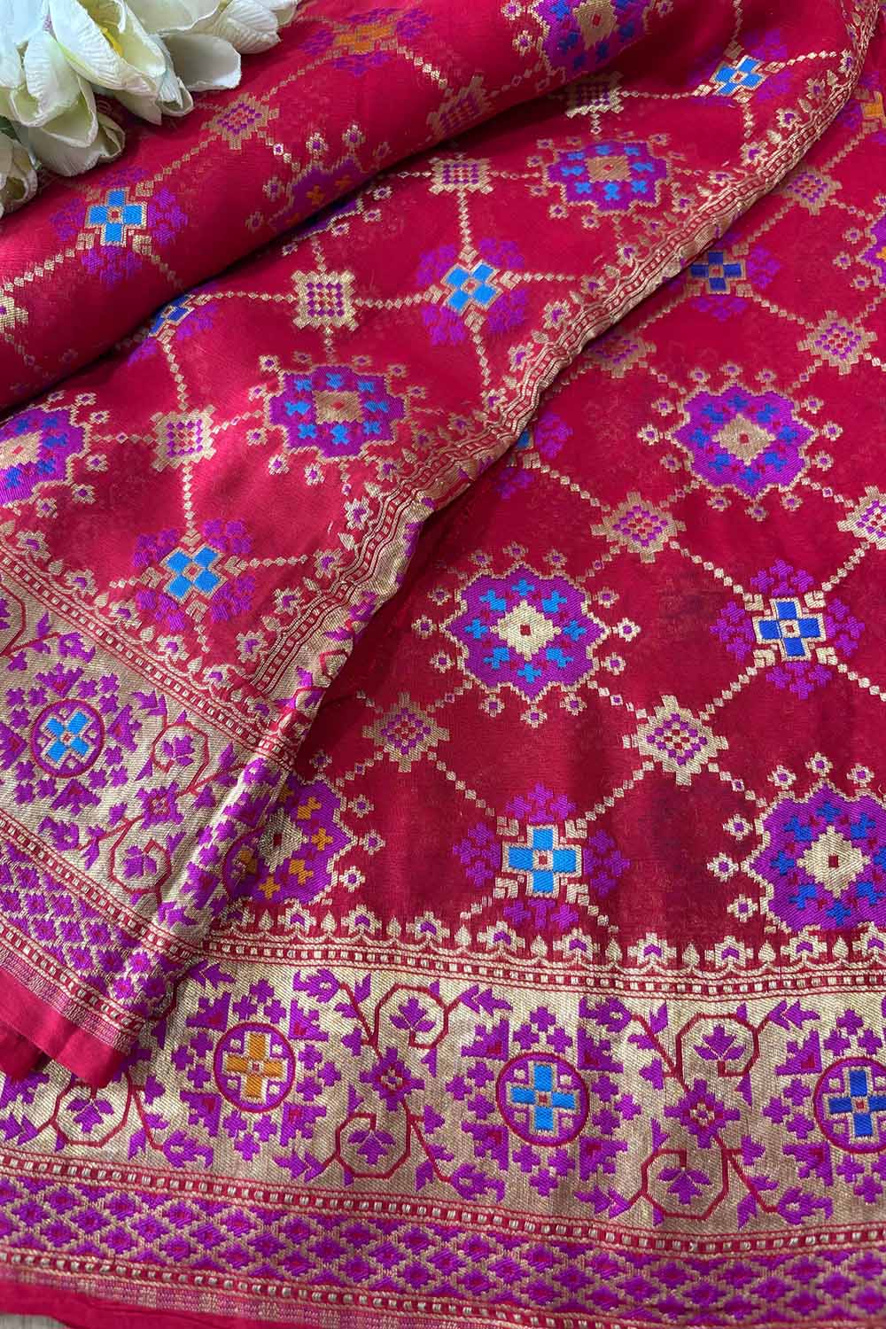 Red Handloom Banarasi Pure Georgette Patola And Flower Design Meenakari Saree - Luxurion World